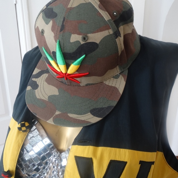 *New w/o Tags* - 420 Flat Cap with Snapback - Picture 4 of 8